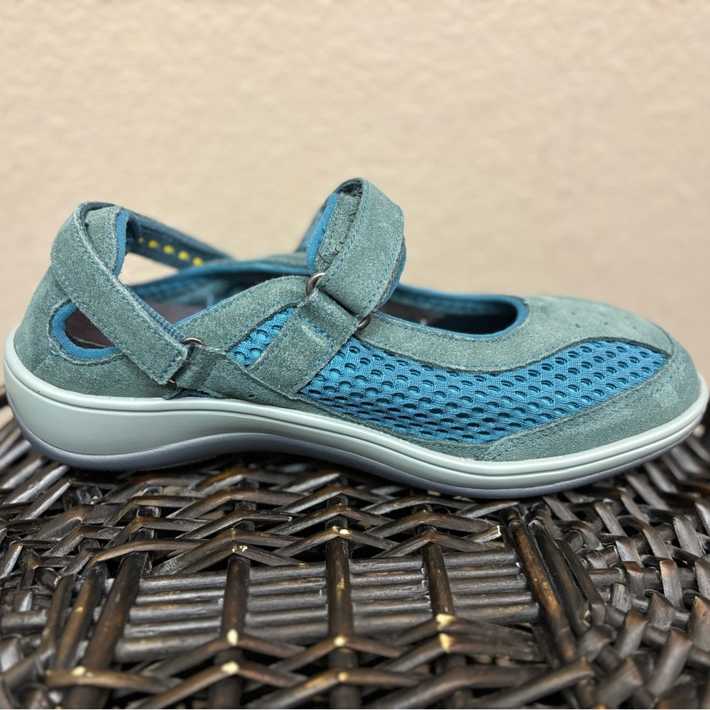 Orthofeet Mary Janes, size 8